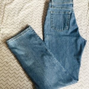 LEE CLASSIC FIT AT THE WAIST BLUE JEANS, SIZE 6